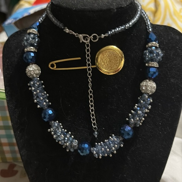 Necklace‎ - Picture 1 of 1